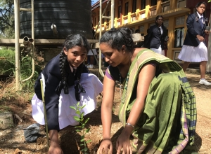 BAGYA SANDARUWANI.JPG